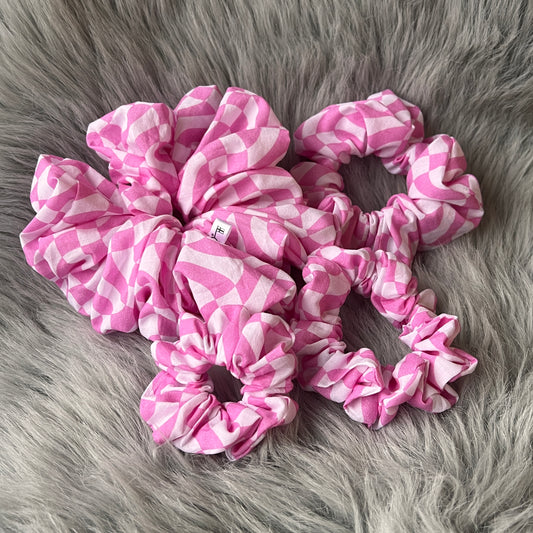 Tiana - pinkki ruudullinen scrunchie | Varastontyhjennys